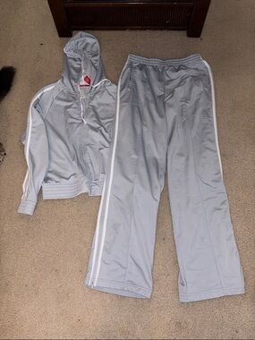 Gloria Vanderbilt Light Gray and White Mesh Zip Hoodie